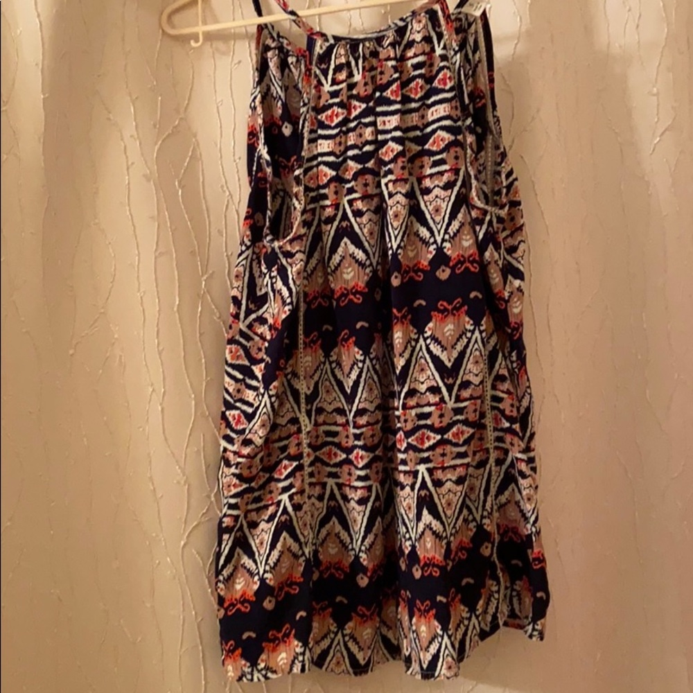 Tribal patter halter tank